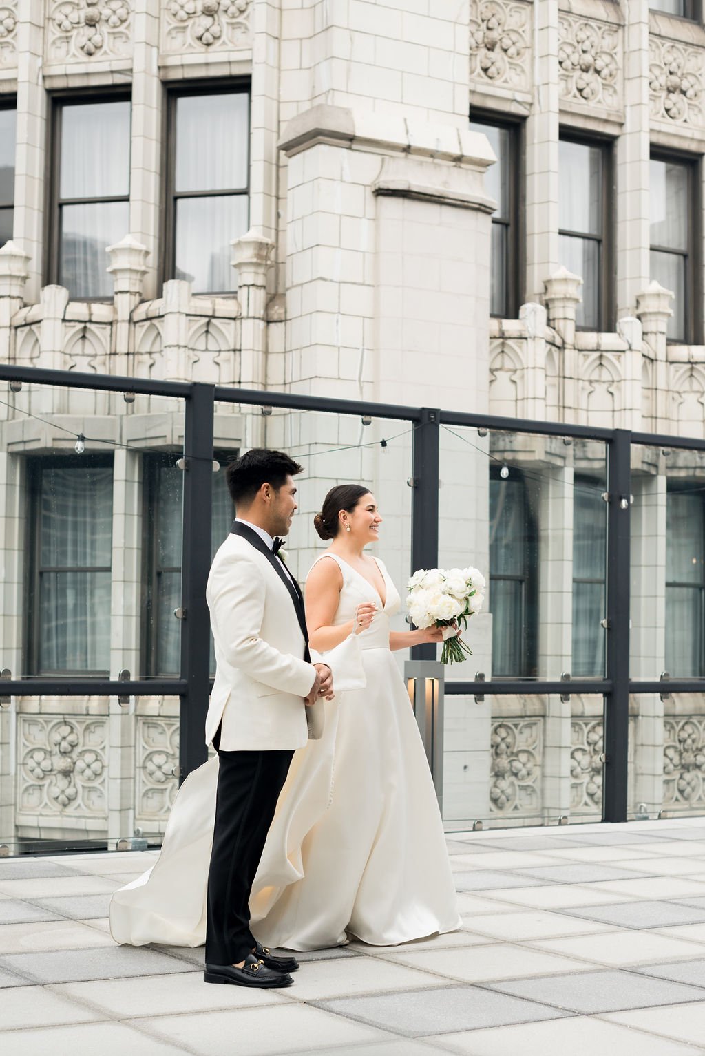 Newlywed portrait in the city